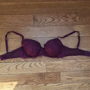 [25]Victoria's Secret Lace Bra